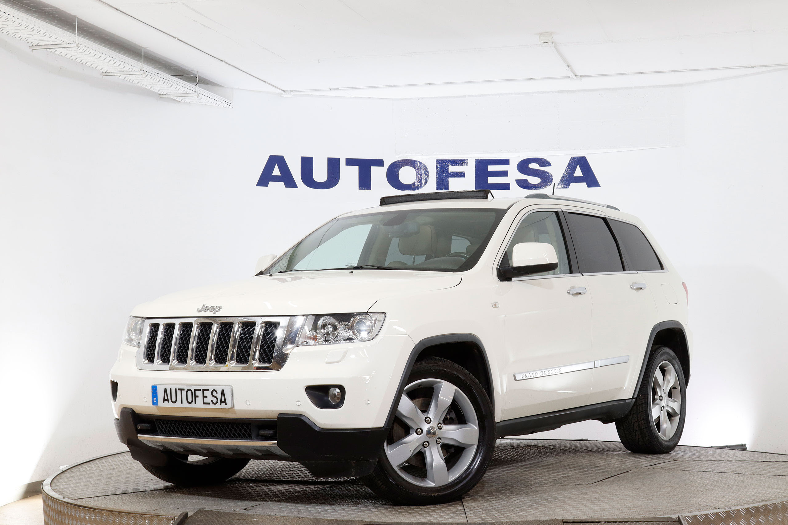 Jeep Grand Cherokee 3.6 V6 286cv Overland Auto 4x4 5P # IVA DEDUCIBLE, NAVY, CUERO, TECHO ELECTRICO PANORAMICO, BOLA REMOLQUE, BIXENON