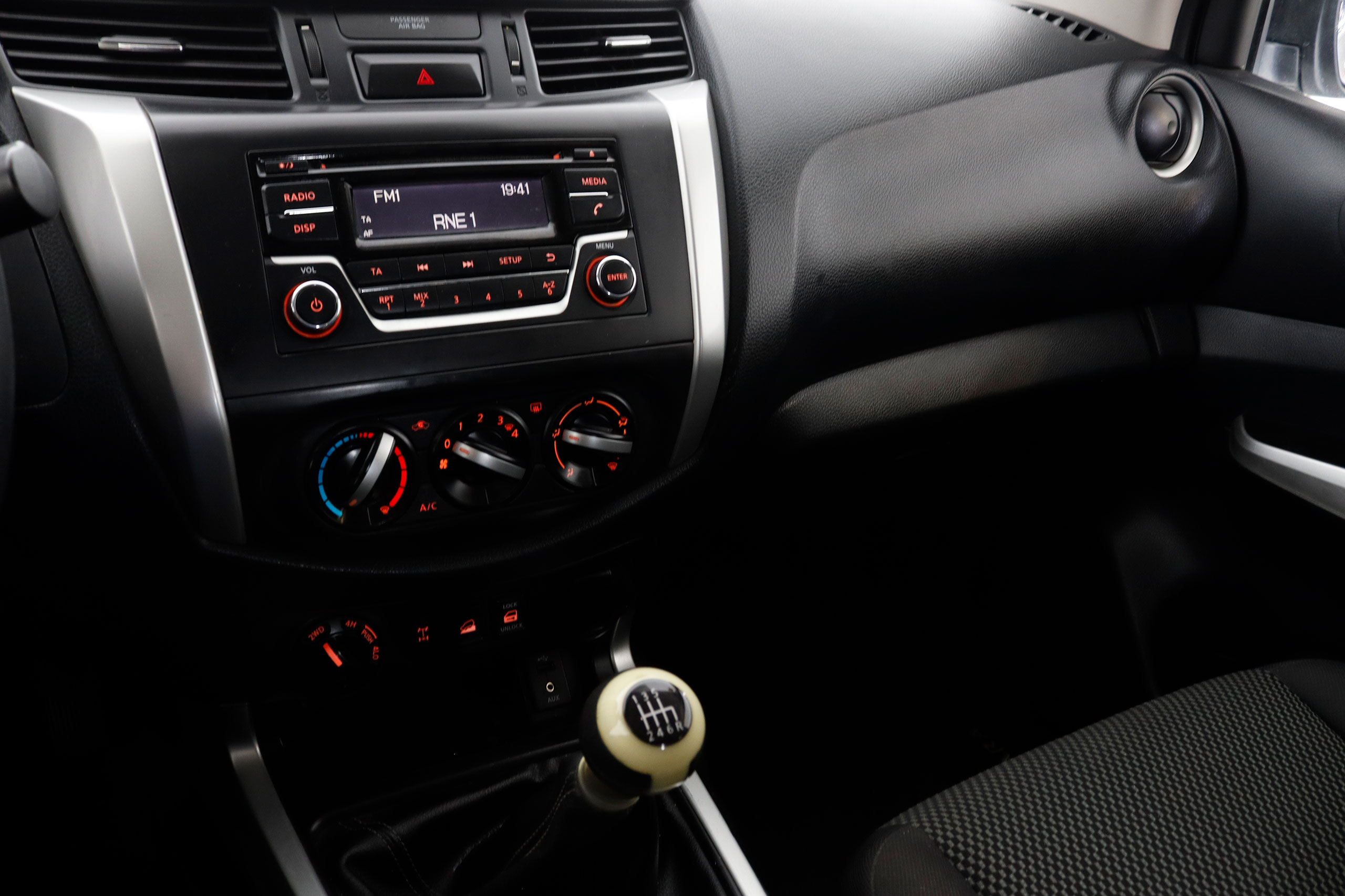 Nissan Navara 2.3 DCI Doble Cabina 4X4 163cv 4P # BOLA REMOLQUE foto 17