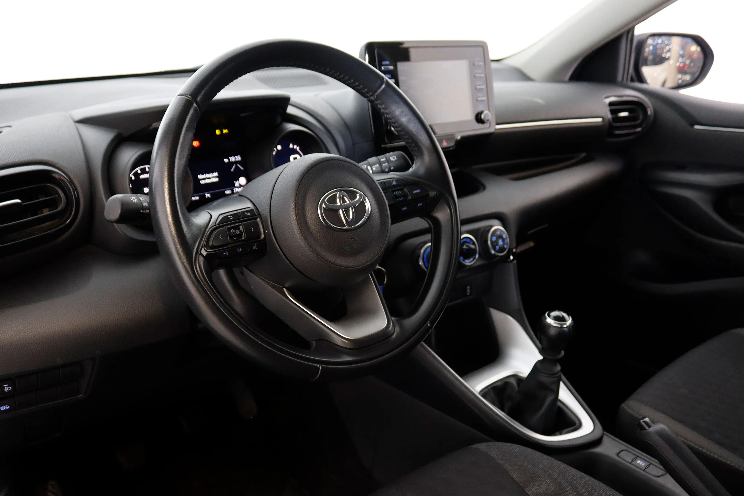 Toyota Yaris 1.5 VVT-I Design 125cv 5P # IVA DEDUCIBLE, FAROS LED - Foto 13