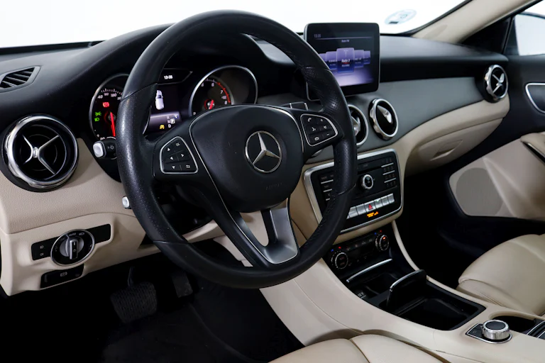 Mercedes-benz GLA 250 4Matic 211cv Auto 5P S/S # IVA DEDUCIBLE, NAVY, CUERO, TECHO ELECTRICO PANORAMICO DOBLE, FAROS LED foto 14