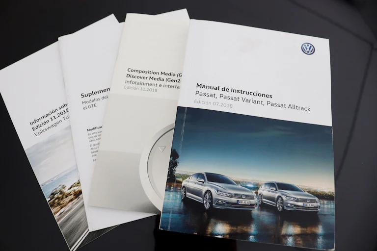 Volkswagen Passat 2.0 TDI Advance 150cv 4P S/S # IVA DEDUCIBLE, NAVY, FAROS LED foto 22