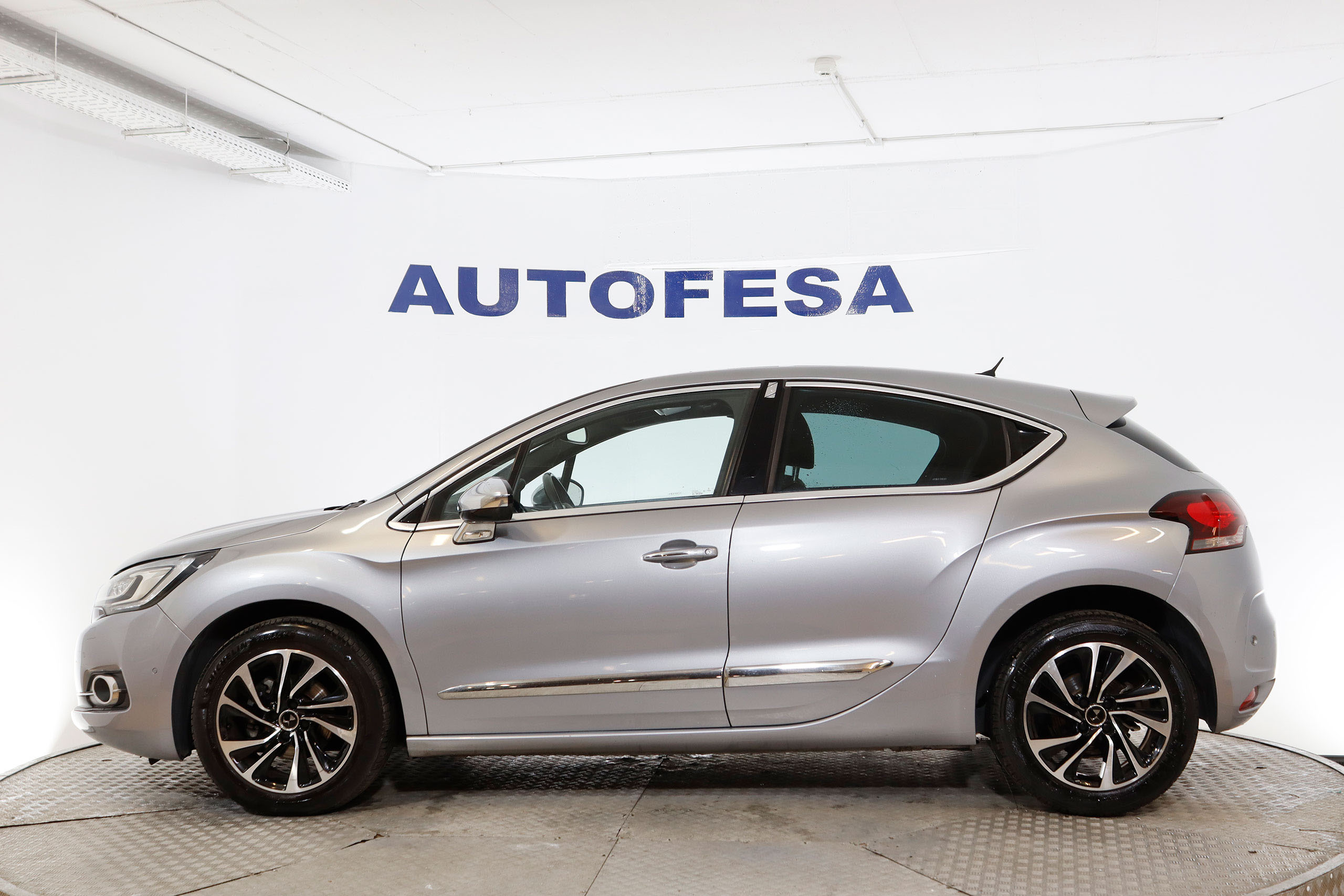 DS DS 4 1.2 PureTech Chic 130cv 5P S/S # NAVY, BIXENON foto 5