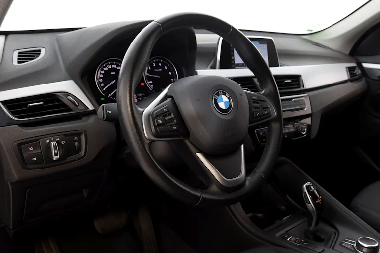 BMW X1 S-Drive 2.0I 192 Auto 5P S/S # NAVY, FAROS LED foto 13
