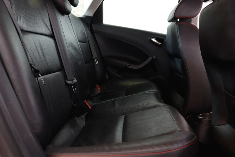 Seat Ibiza ST 1.4 FR 150cv DSG 5P # NAVY, CUERO, BIXENON foto 22