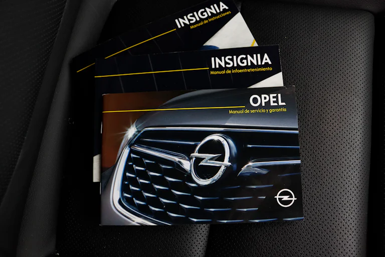 Opel Insignia 2.0 CDTI Grand Sport 170cv Auto OPC Line 5P S/S # NAVY, CUERO, CAMARA 360, PARKTRONIC foto 26