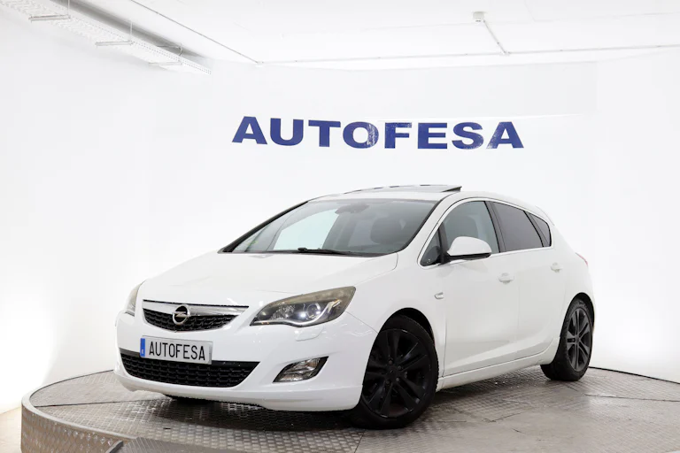 Opel Astra 2.0 CDTI Excellence 160cv 5P # NAVY, CUERO, TECHO ELECTRICO, BIXENON foto 8