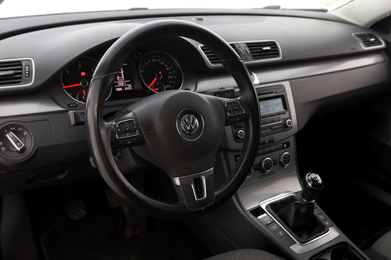 Volkswagen Passat 2.0 TDI Advance 140cv 4P S/S # BIXENON, PARKTRONIC foto 14