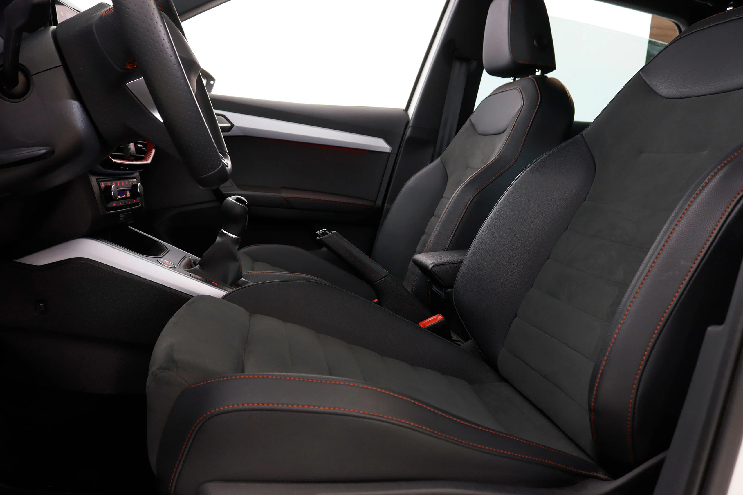 Seat Arona 1.0 TGI FR GNC 90cv 5P S/S # IVA DEDUCIBLE, NAVY, FAROS LED, PARKTRONIC - Foto 22