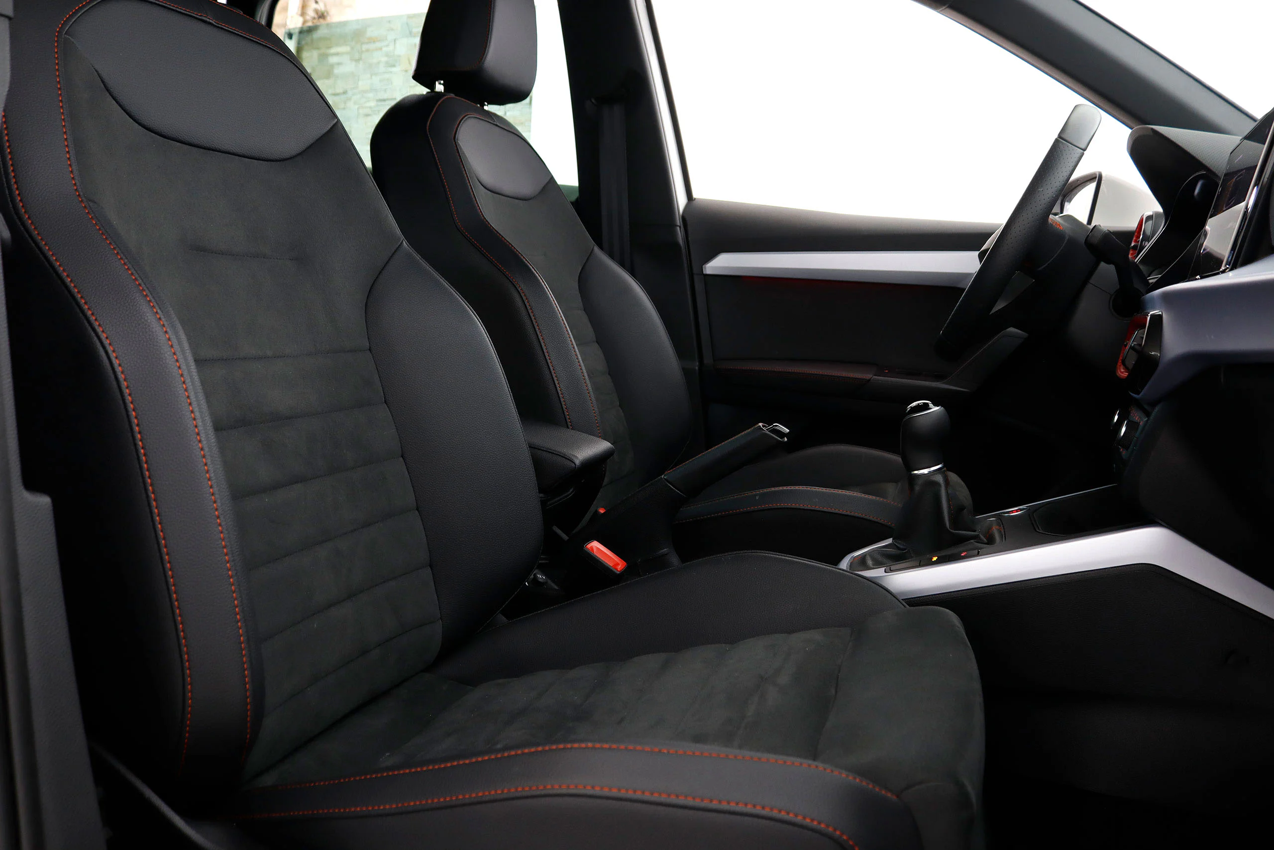 Seat Arona 1.0 TGI FR GNC 90cv 5P S/S # IVA DEDUCIBLE, NAVY, FAROS LED, PARKTRONIC - Foto 23