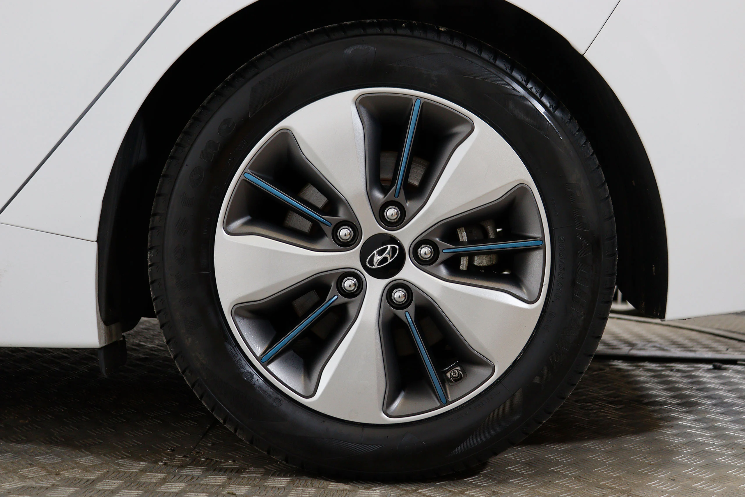 Hyundai Ioniq 1.6 PHEV DCT Tecno 141cv Auto 5P # NAVY, PARKTRONIC - Foto 26