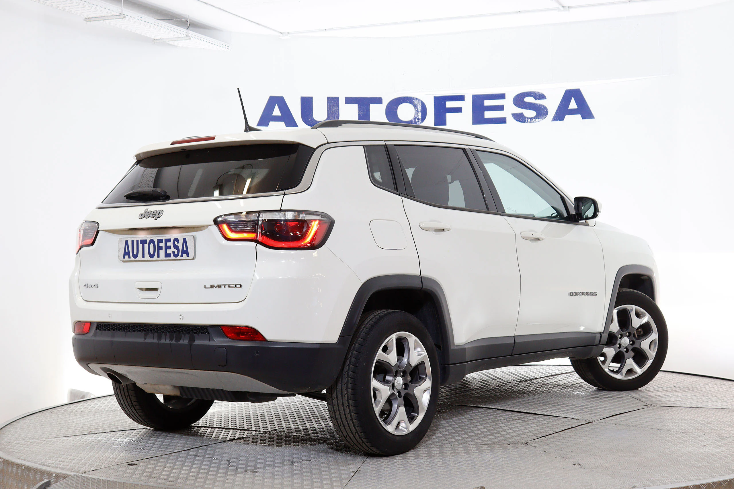 Jeep Compass 2.0 Limited 4X4 170cv Auto 5P S/S # IVA DEDUCIBLE, NAVY, FAROS LED, PARKTRONIC - Foto 6