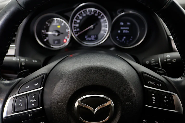 Mazda 6 2.2 DE WGN Luxury 4WD 175cv Auto 5P S/S # NAVY, CUERO, TECHO ELECTRICO, FAROS LED, BOLA REMOLQUE, PARKTRONIC foto 21