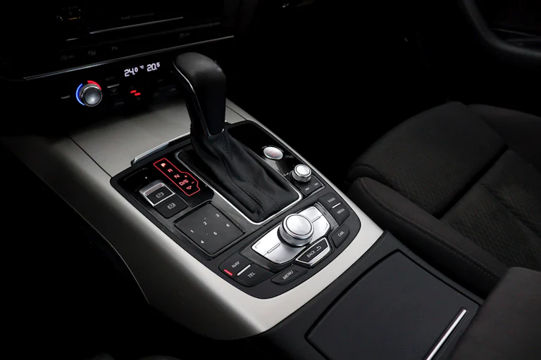 Audi A6 2.0 TDI Ultra S-Line S-Tronic 190cv Auto 4P S/S # IVA DEDUCIBLE, NAVY, FAROS LED, TECHO ELECTRICO foto 20