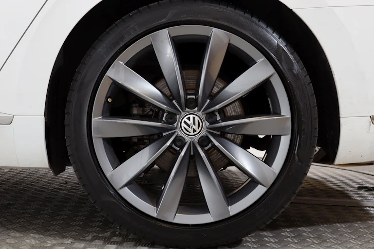 Volkswagen Arteon 1.5 TSI Elegance 150cv 5P DSG S/S # IVA DEDUCIBLE, NAVY, TECHO ELECTRICO, FAROS LED foto 27