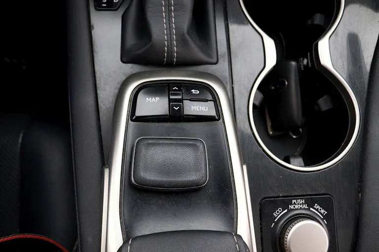 Lexus Rx 450h 3.5 Executive Tecno AWD 262cv Auto 5P # IVA DEDUCIBLE, NAVY, CUERO, TECHO ELECTRICO, FAROS LED foto 20