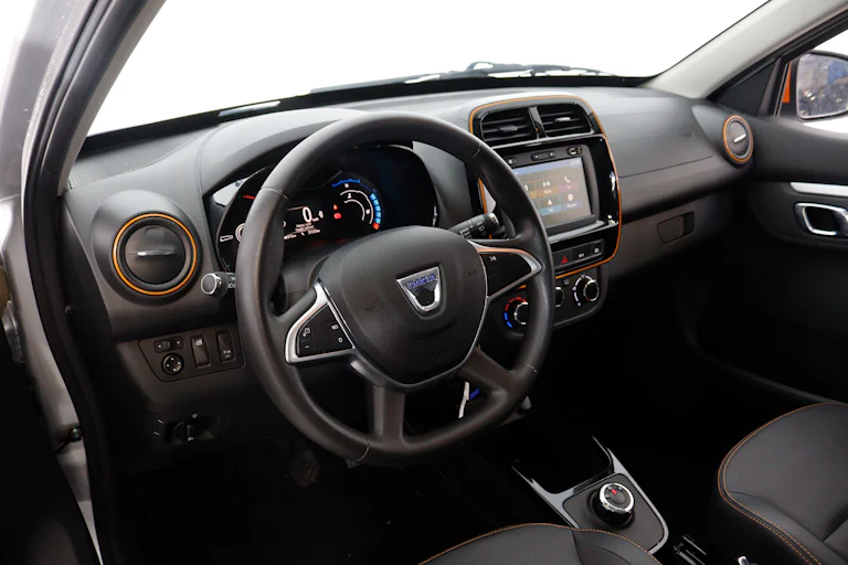 Dacia Spring Electrico Confort Plus 45cv Auto 5P # NAVY, CUERO, PARKTRONIC foto 13