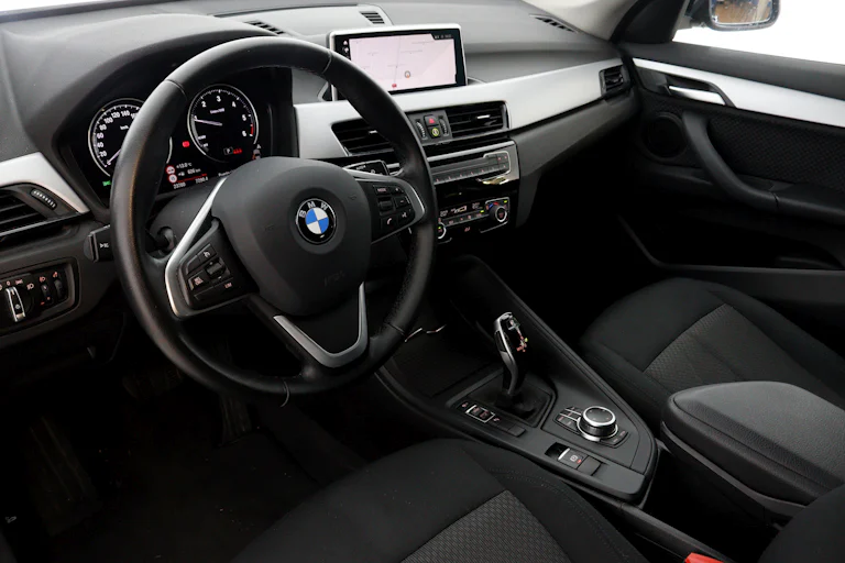BMW X1 2.0 S-Drive18D 150cv Auto 5P S/S # NAVY, FAROS LED, PARKTRONIC foto 14