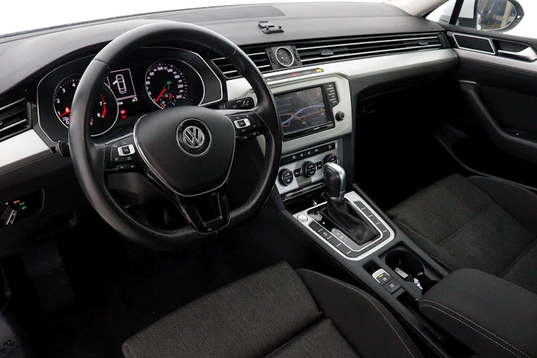 Volkswagen Passat 1.4 TSI Advance 150cv DSG 5P S/S # NAVY, BIXENON, PARKTRONIC foto 14