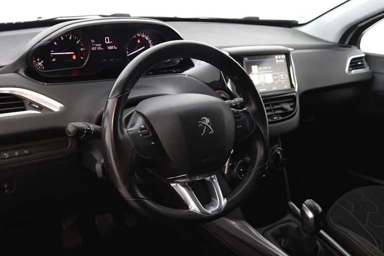 Peugeot 2008 1.2 PureTech Style 110cv 5P S/S # NAVY, PARKTRONIC foto 14