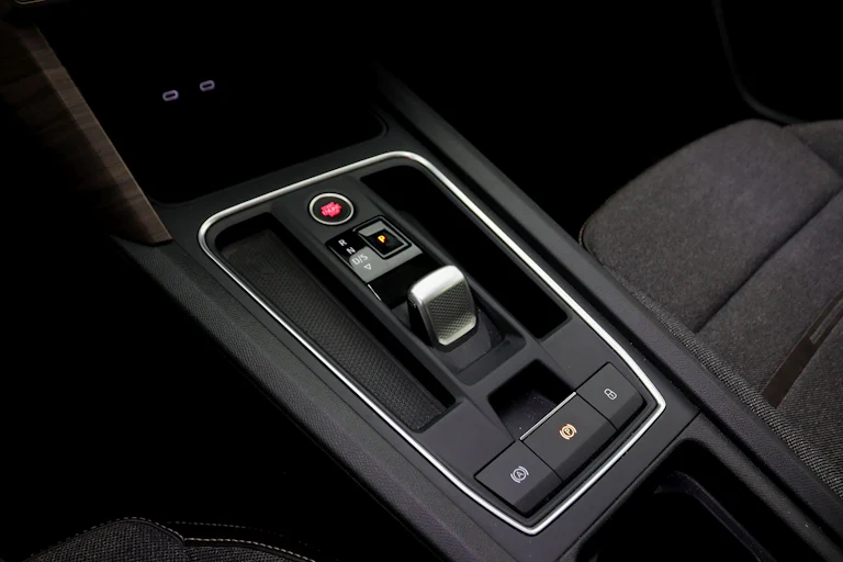 Seat Leon ST 2.0 TDI Xcellence 150cv DSG 5P S/S # IVA DEDUCIBLE, NAVY, FAROS LED, PARKTRONIC foto 23