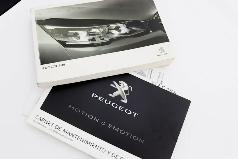 Peugeot 508 SW 2.0 HDI 180cv Auto 5P S/S # NAVY, TECHO PANORAMICO, FAROS LED, PARKTRONIC foto 25