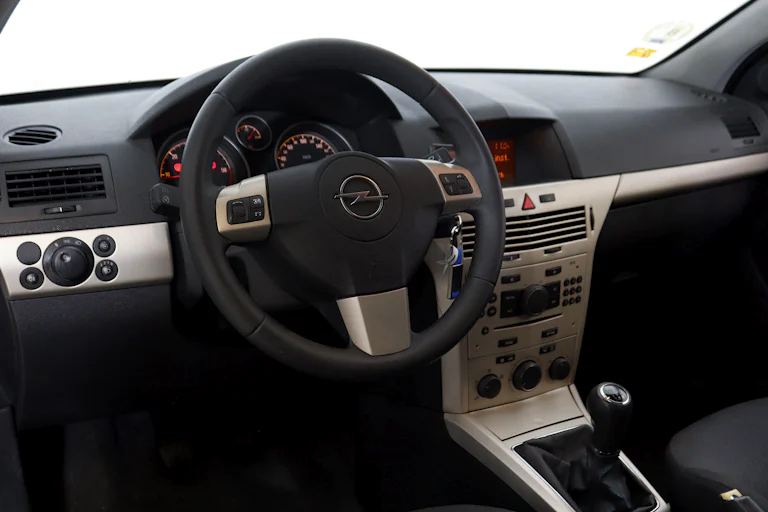 Opel Astra 1.7 CDTi GTC 100cv 3P foto 14