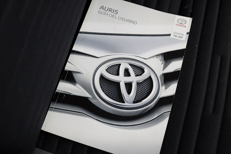 Toyota Auris 1.4 D Active 90cv 5P # IVA DEDUCIBLE, NAVY foto 23