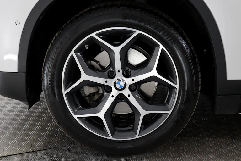 BMW X1 S-Drive18D X-Line 150cv Auto 5P S/S # NAVY, TECHO ELECTRICO PANORAMICO, FAROS LED, PARKTRONIC foto 26