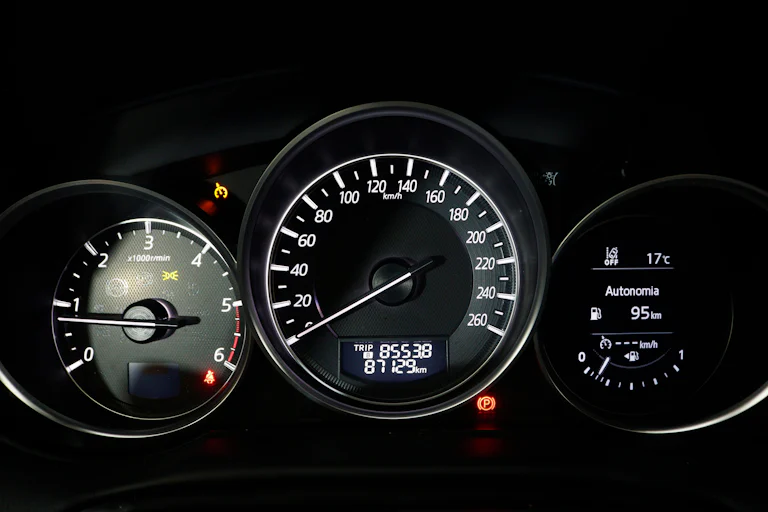 Mazda Cx-5 2.2 D Luxury AWD 150cv 5P S/S # NAVY, CUERO, FAROS LED foto 17