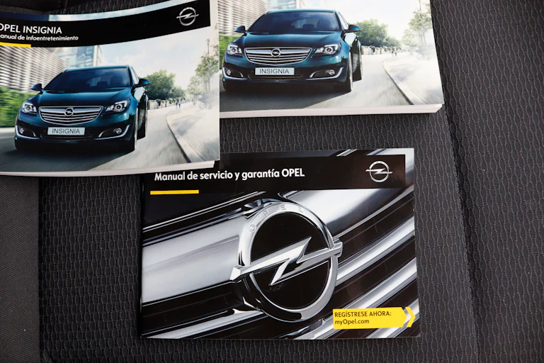 Opel Insignia 2.0 CDTi EcoFlex Selective 140cv 5P foto 22