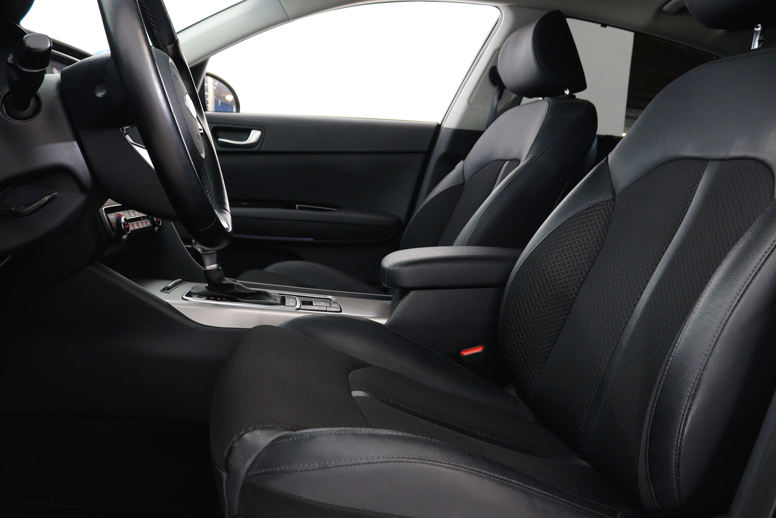 Kia Optima 2.0 GDI Hibrido Enchufable 205cv Auto 4P foto 22