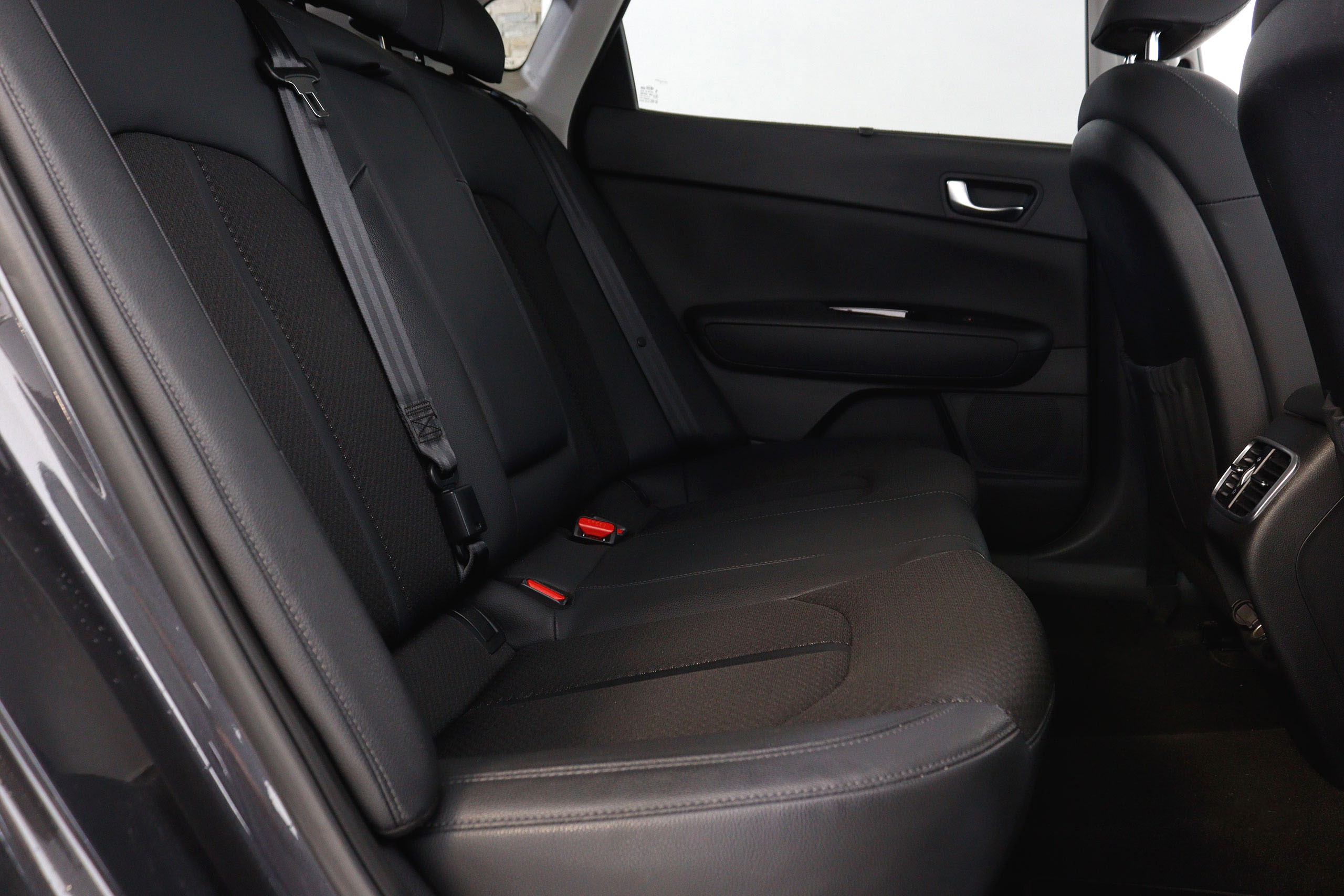 Kia Optima 2.0 GDI Hibrido Enchufable 205cv Auto 4P foto 24