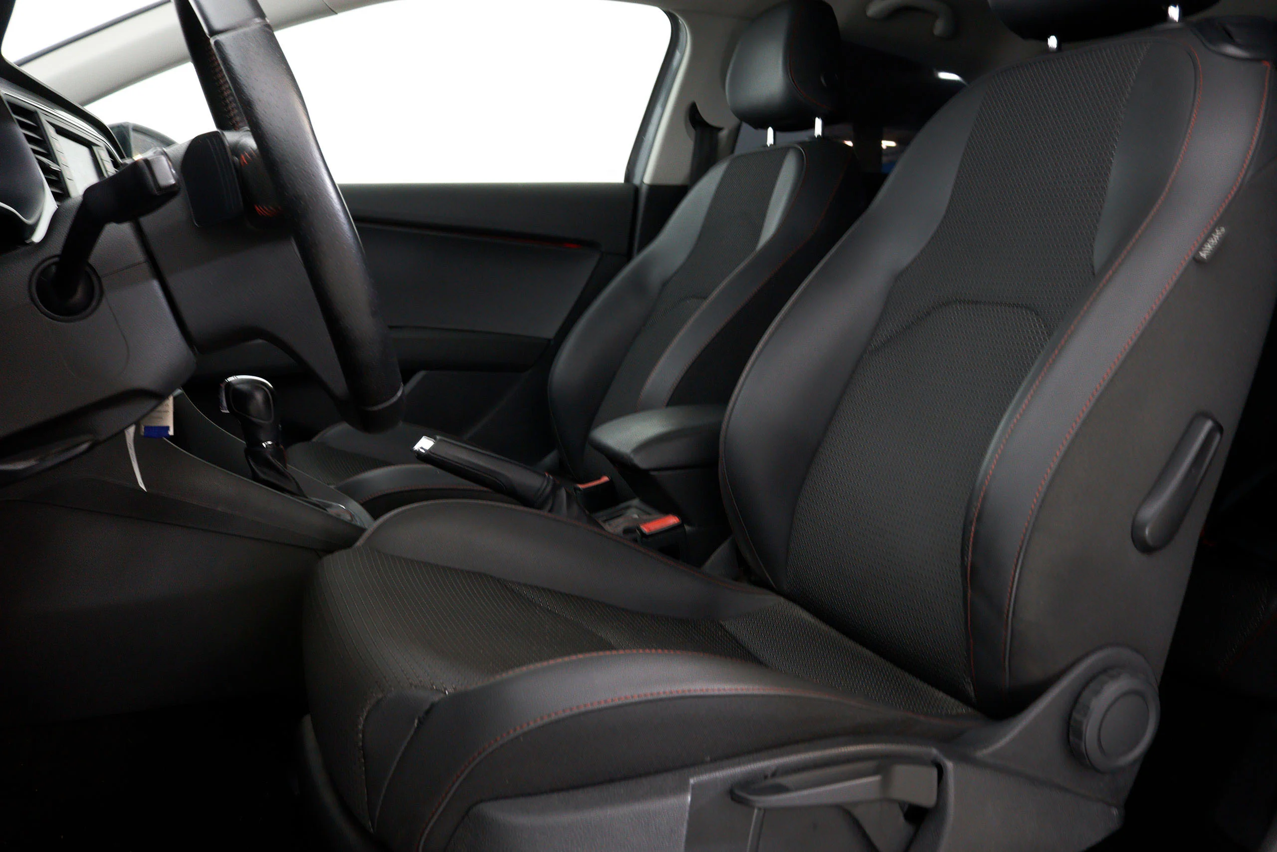 Seat Leon 2.0 TDI SC FR 150cv DSG 3P S/S # NAVY, FAROS LED - Foto 22