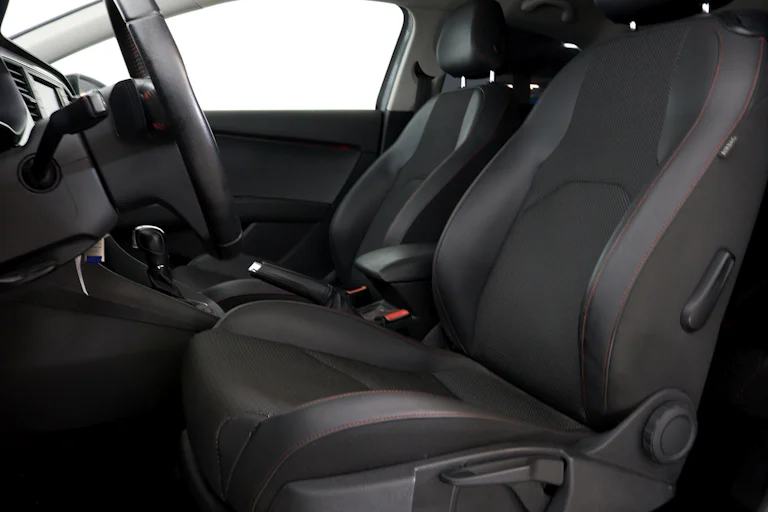 Seat Leon 2.0 TDI SC FR 150cv DSG 3P S/S # NAVY, FAROS LED foto 22