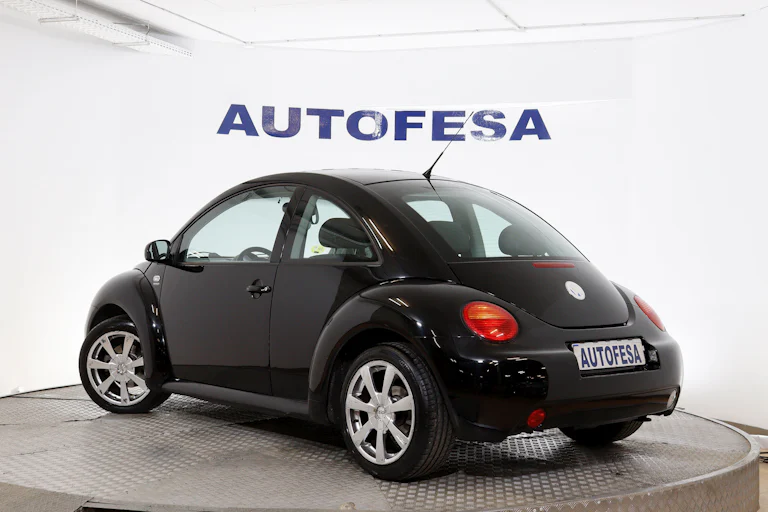 Volkswagen New Beetle 2.0 115cv 3P # CUERO foto 9