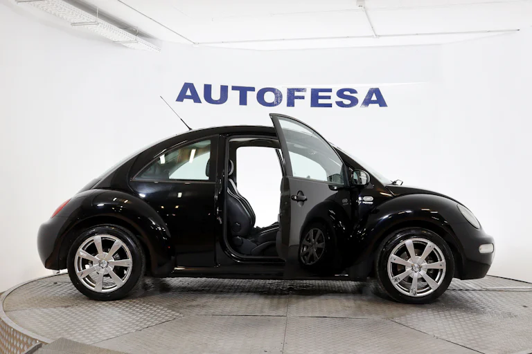 Volkswagen New Beetle 2.0 115cv 3P # CUERO foto 11