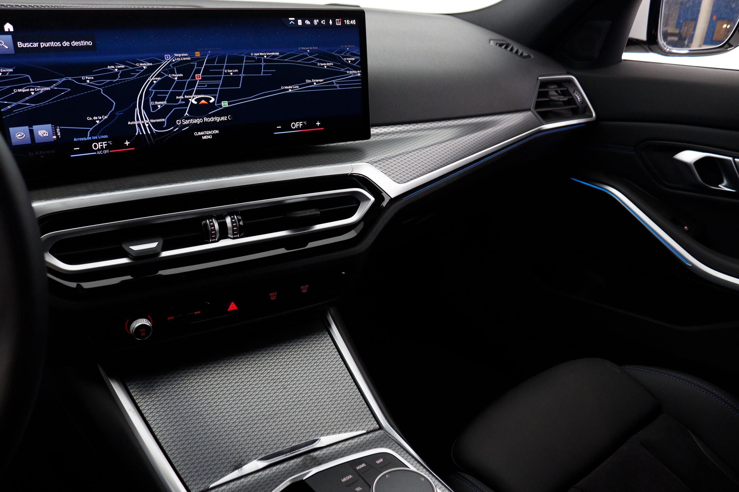 BMW 320 SERIE 3 320e Touring M-Sport Auto Hibrido Enchufable 204cv 5P # NUEVO A ESTRENAR,GARANTIA FAB 01/2025,NAVY,FAROS LED foto 18