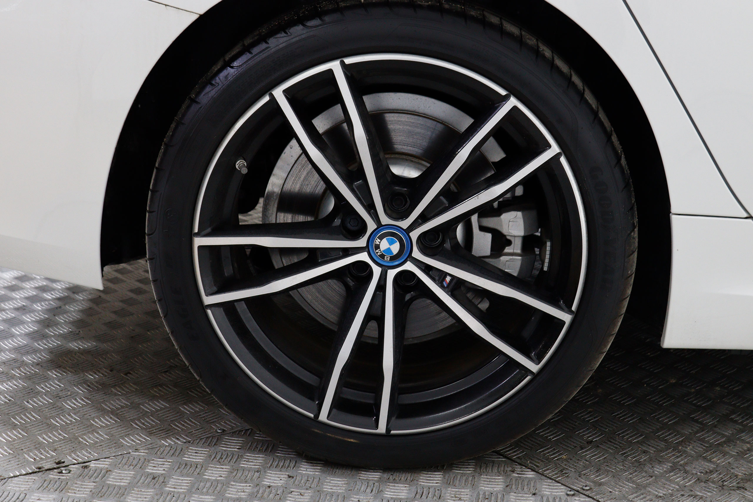 BMW 320 SERIE 3 320e Touring M-Sport Auto Hibrido Enchufable 204cv 5P # NUEVO A ESTRENAR,GARANTIA FAB 01/2025,NAVY,FAROS LED foto 27