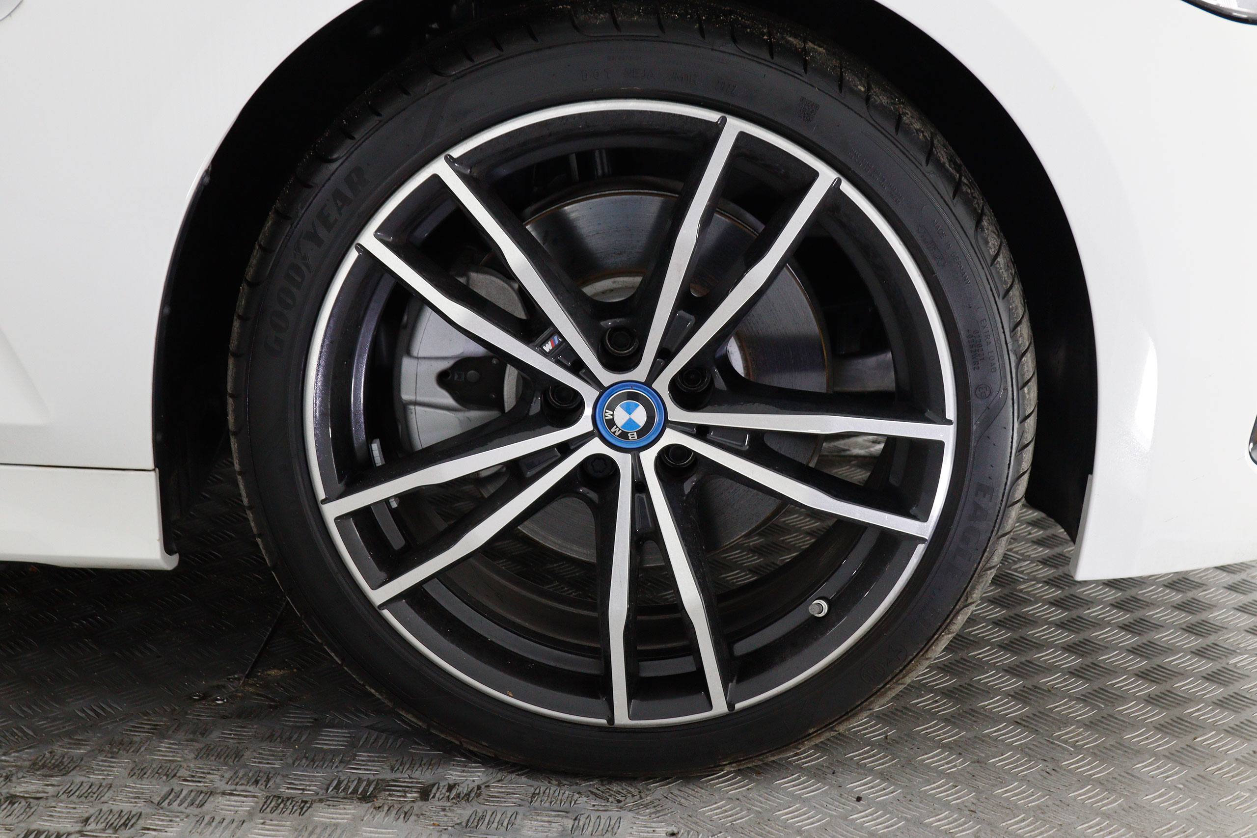 BMW 320 SERIE 3 320e Touring M-Sport Auto Hibrido Enchufable 204cv 5P # NUEVO A ESTRENAR,GARANTIA FAB 01/2025,NAVY,FAROS LED foto 28