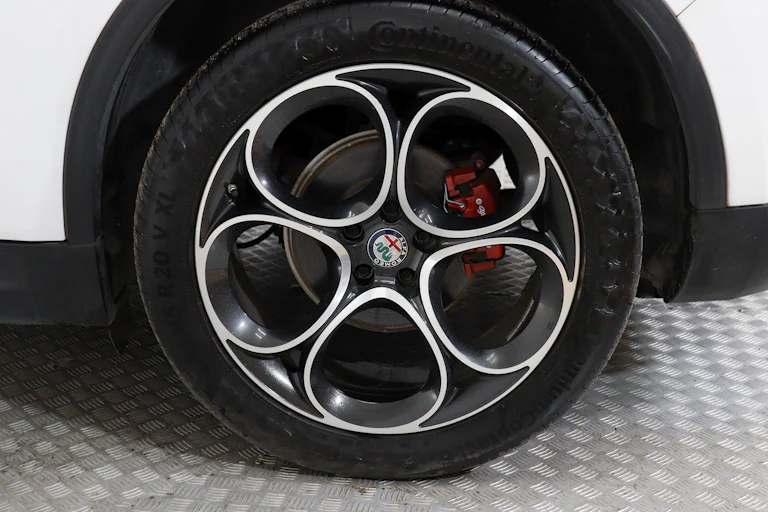 Alfa Romeo Stelvio 2.2 D Q4 Executive 210cv Auto 5P S/S # IVA DEDUCIBLE, NAVY, BIXENON foto 27