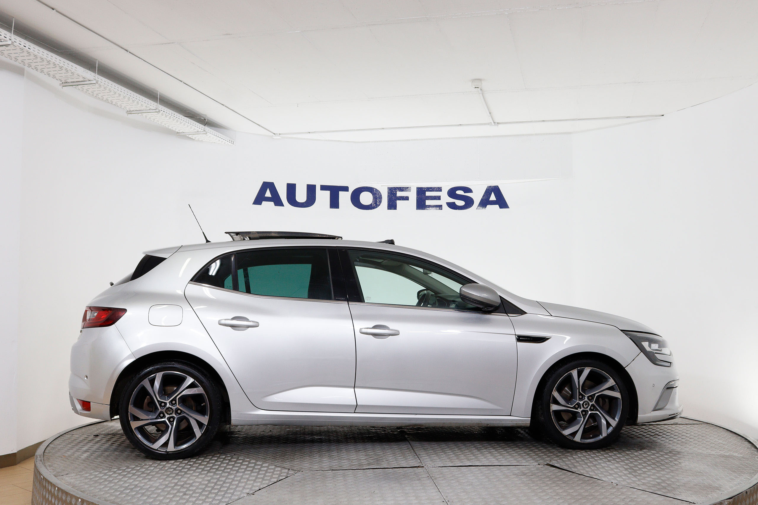 Renault Megane 1.6 DCI GT LINE 165cv Auto 5P S/S # , NAVY, TECHO ELECTRICO, FAROS LED foto 10