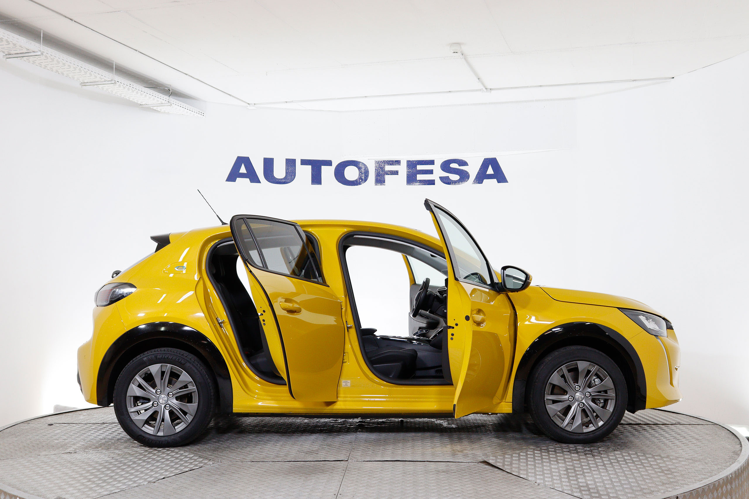 Peugeot E-208 Electrico Allure 50KW 136cv Auto 5P # FAROS LED foto 11