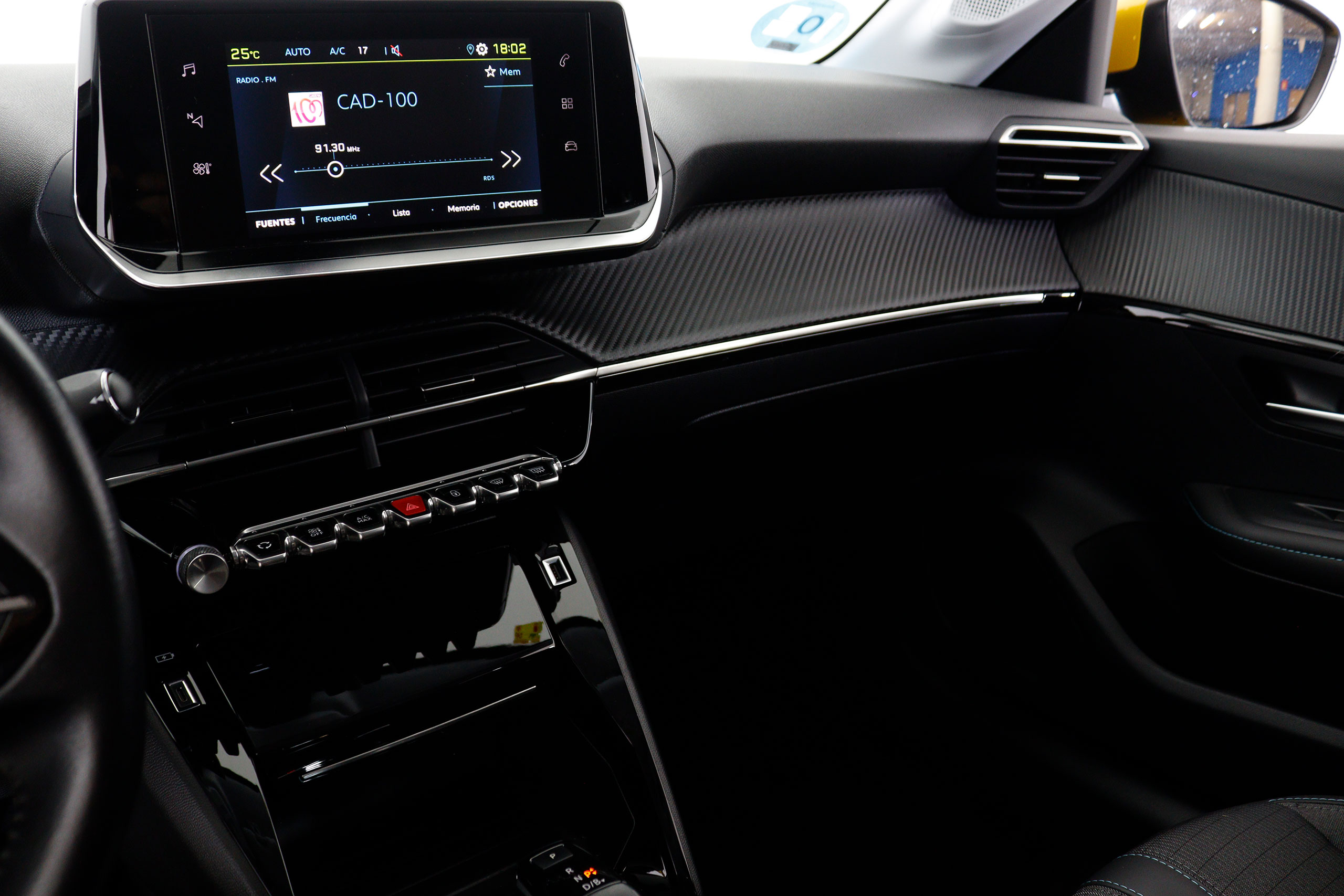 Peugeot E-208 Electrico Allure 50KW 136cv Auto 5P # FAROS LED foto 18