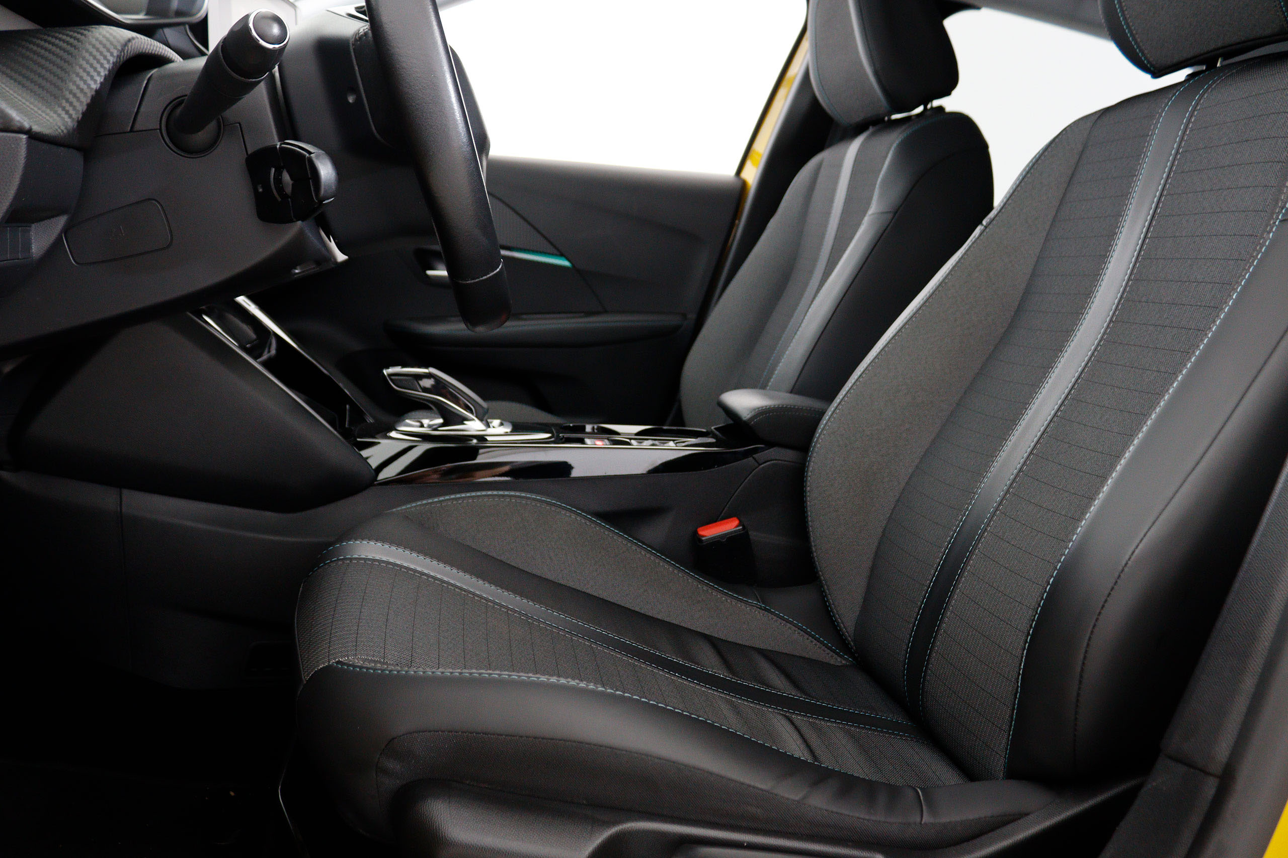 Peugeot E-208 Electrico Allure 50KW 136cv Auto 5P # FAROS LED foto 21