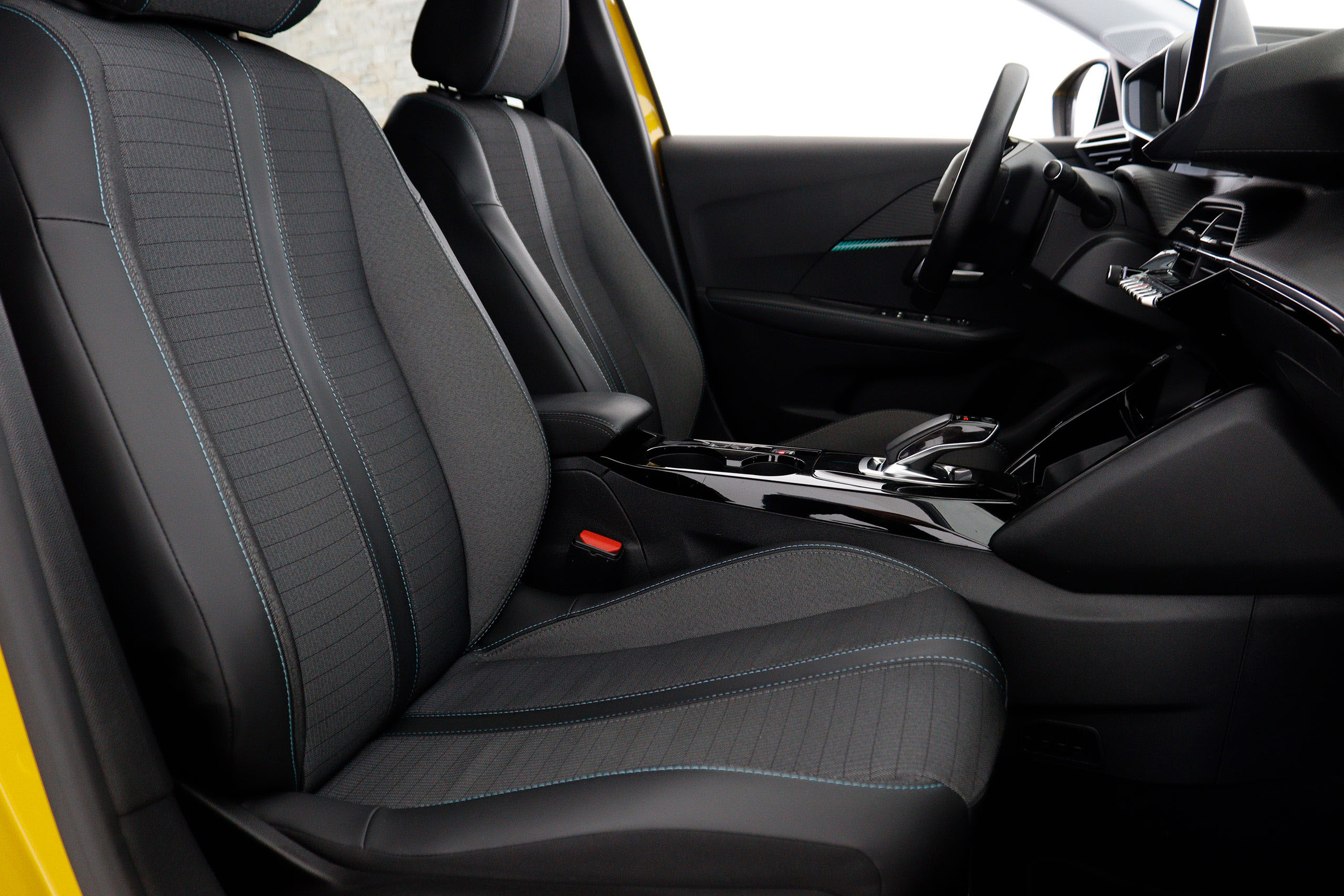 Peugeot E-208 Electrico Allure 50KW 136cv Auto 5P # FAROS LED foto 22