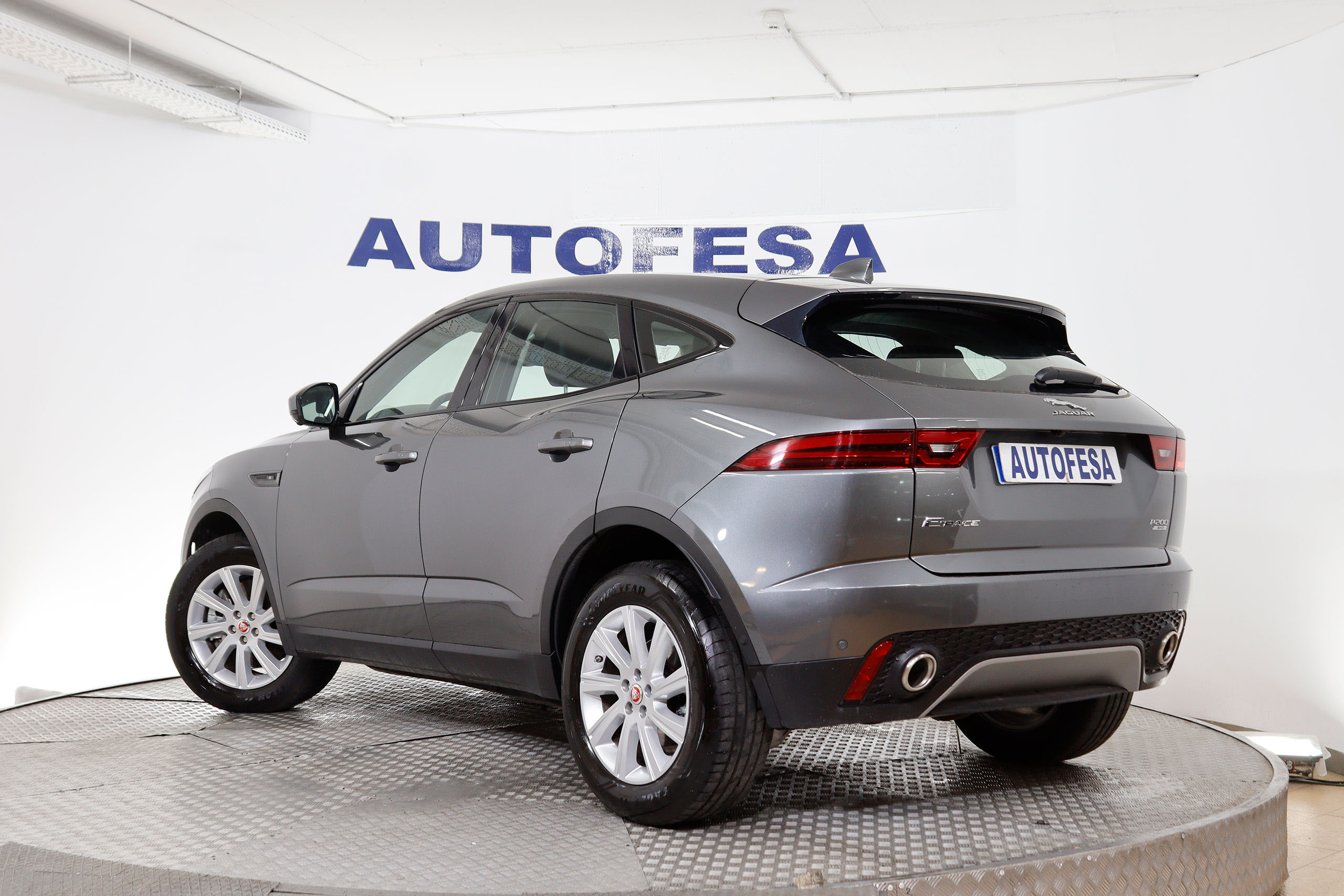 Jaguar E-pace 2.0 P 4WD 200cv Auto 5P S/S # NAVY, CUERO, FAROS LED, CAMARA 360 foto 9