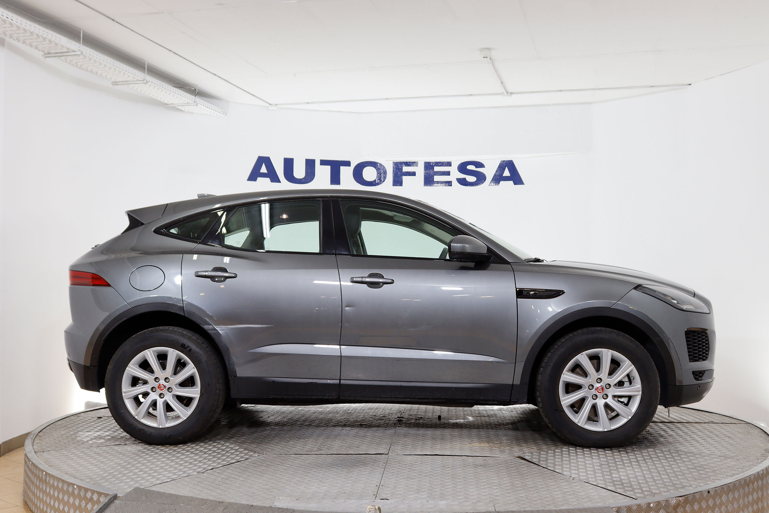 Jaguar E-pace 2.0 P 4WD 200cv Auto 5P S/S # NAVY, CUERO, FAROS LED, CAMARA 360 foto 10