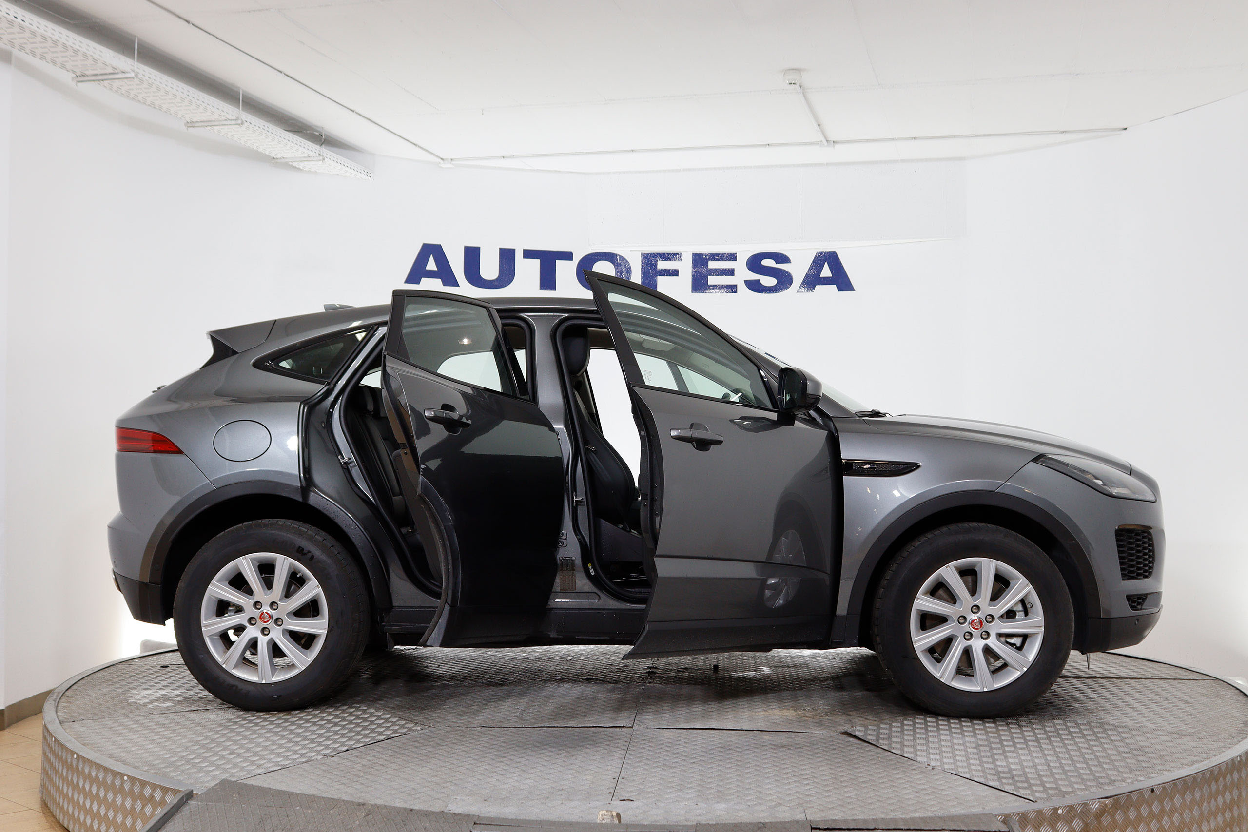 Jaguar E-pace 2.0 P 4WD 200cv Auto 5P S/S # NAVY, CUERO, FAROS LED, CAMARA 360 foto 11