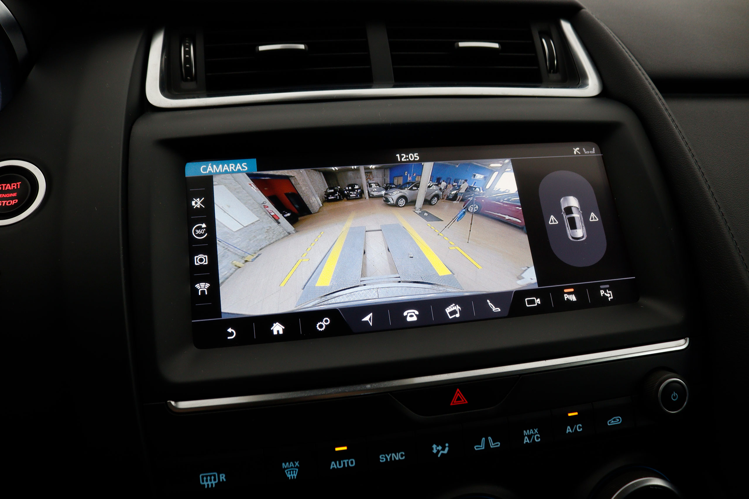 Jaguar E-pace 2.0 P 4WD 200cv Auto 5P S/S # NAVY, CUERO, FAROS LED, CAMARA 360 foto 20