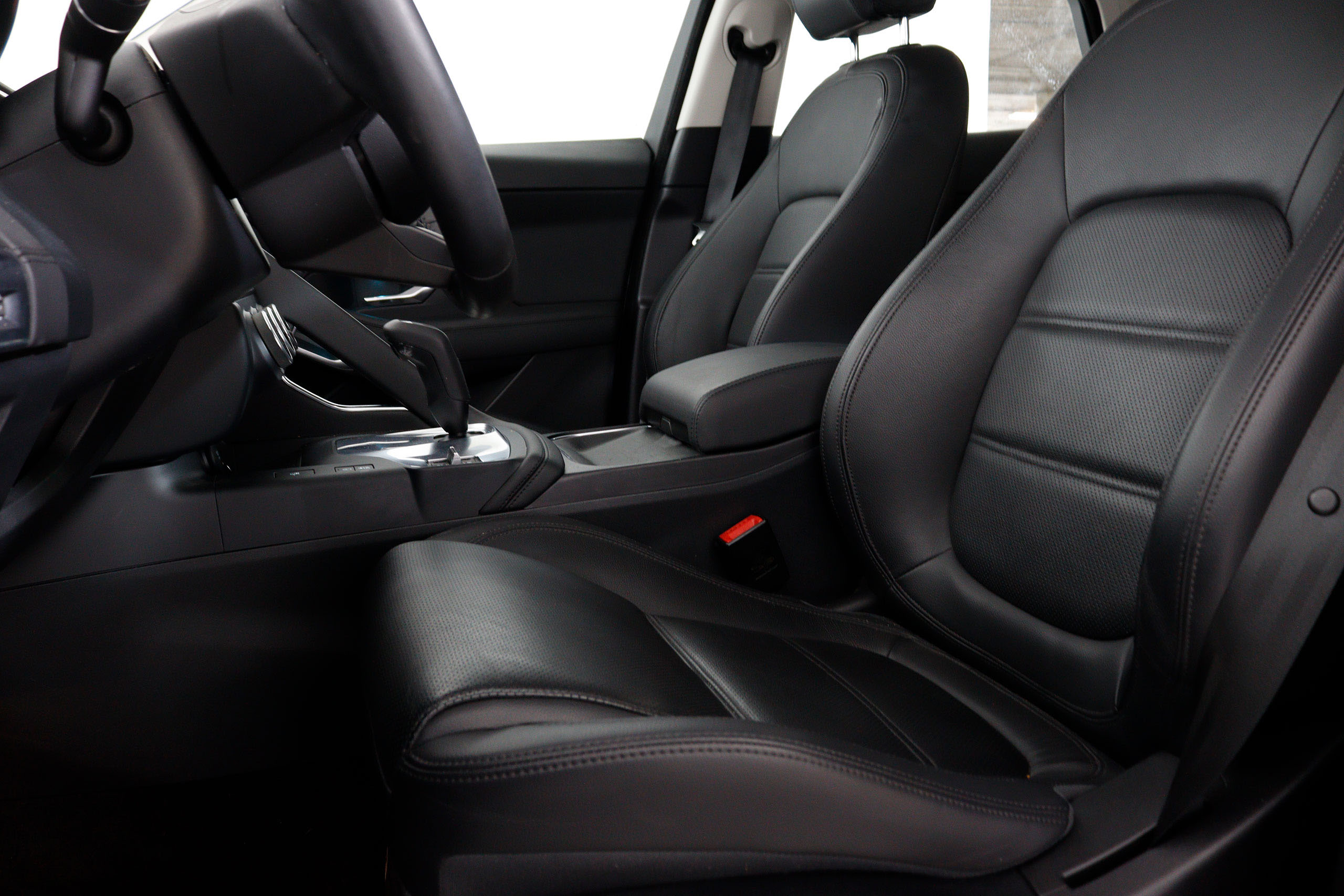 Jaguar E-pace 2.0 P 4WD 200cv Auto 5P S/S # NAVY, CUERO, FAROS LED, CAMARA 360 foto 23